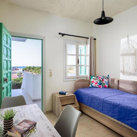 Divina Seaside Apartments By Estia กูเวส ภายนอก รูปภาพ