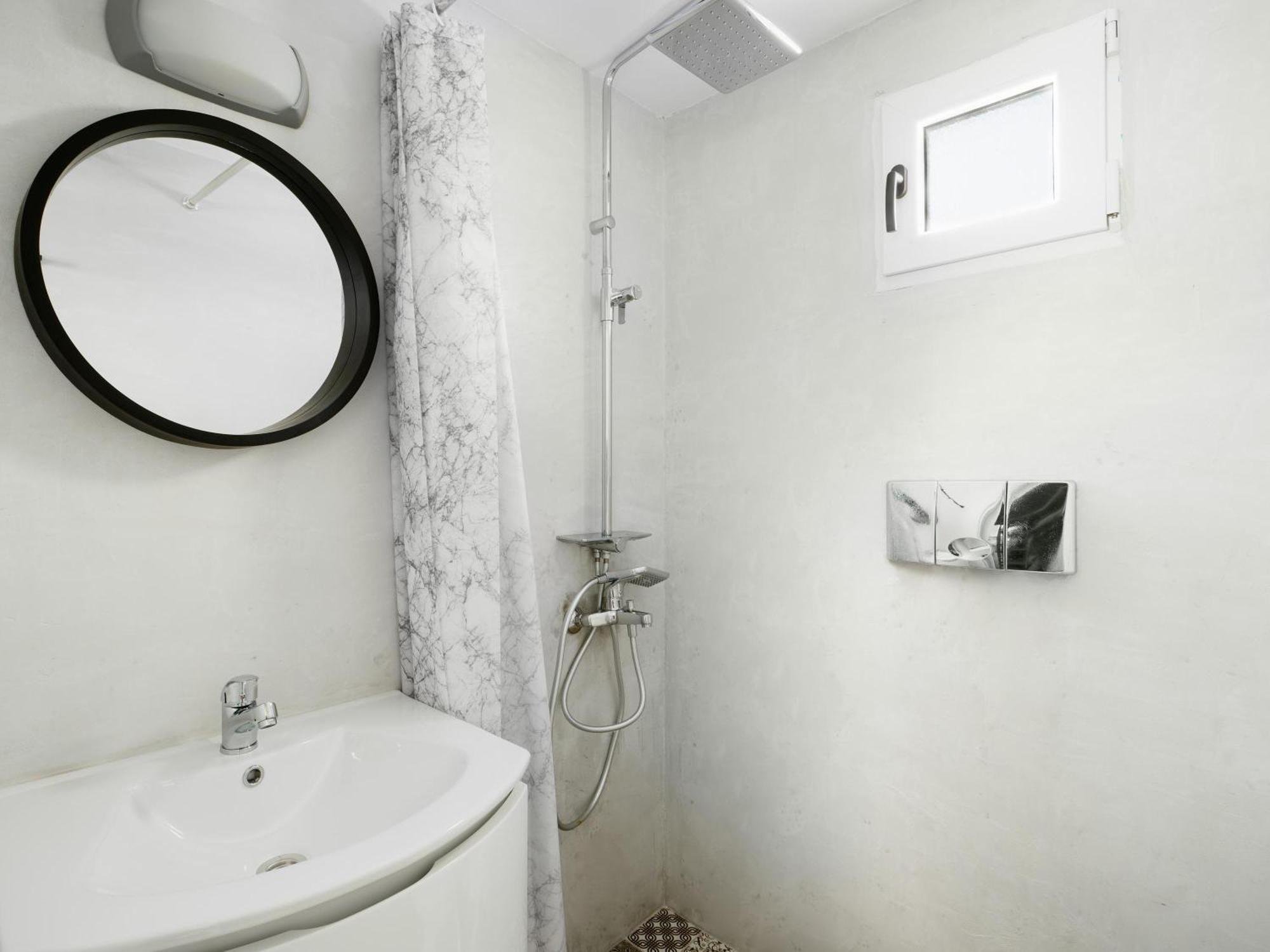 Divina Seaside Apartments By Estia กูเวส ภายนอก รูปภาพ