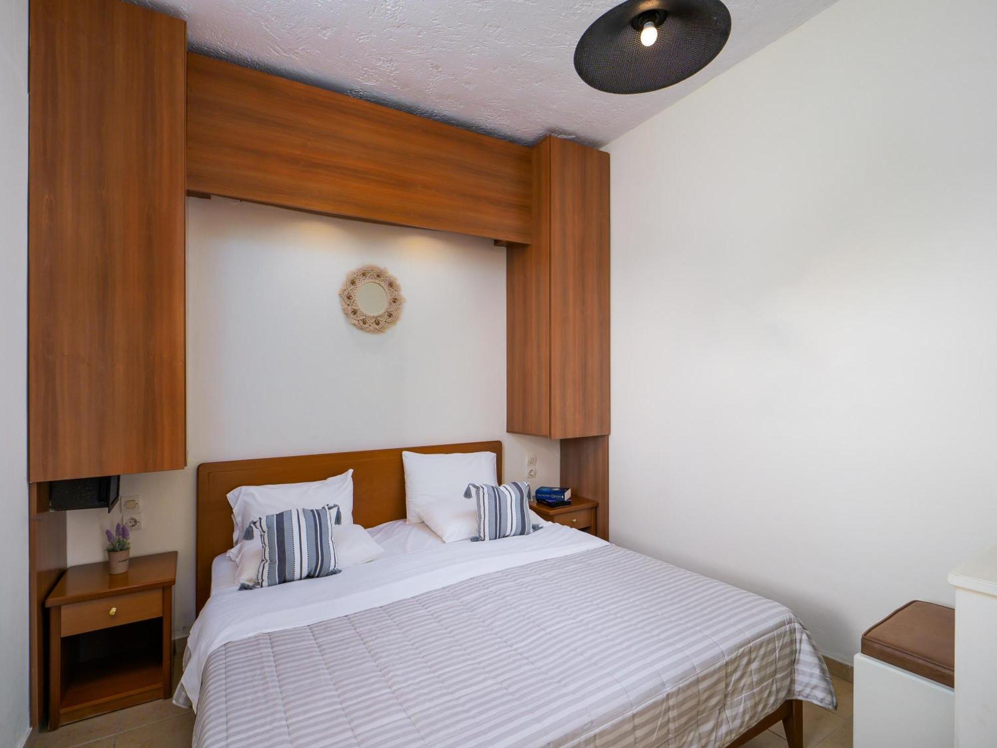 Divina Seaside Apartments By Estia กูเวส ภายนอก รูปภาพ