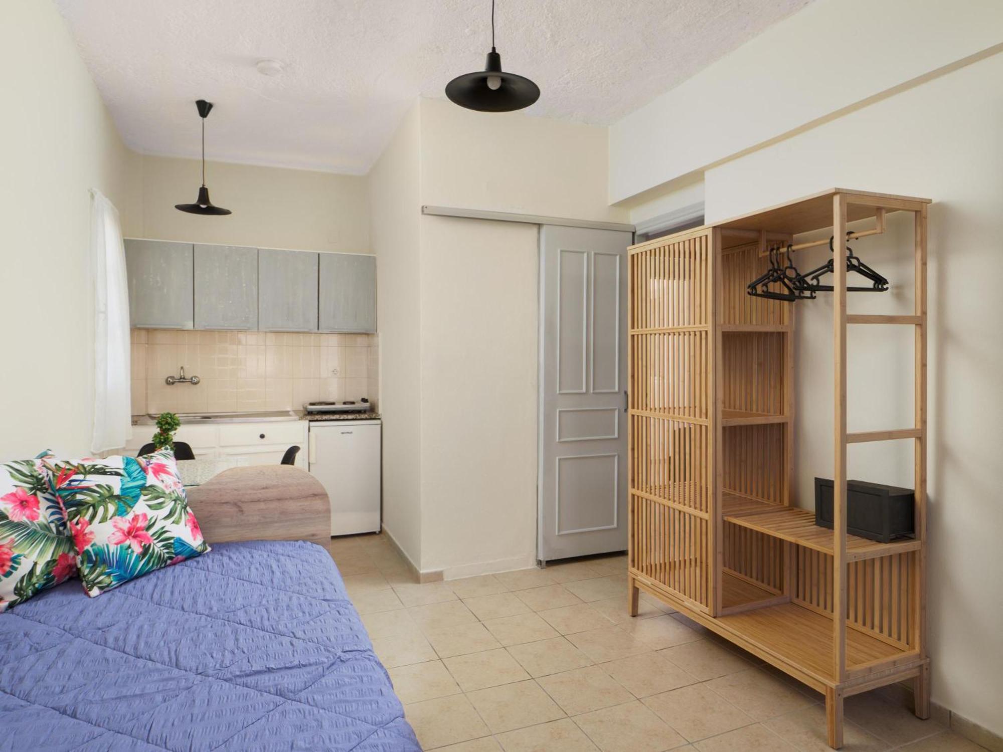 Divina Seaside Apartments By Estia กูเวส ภายนอก รูปภาพ