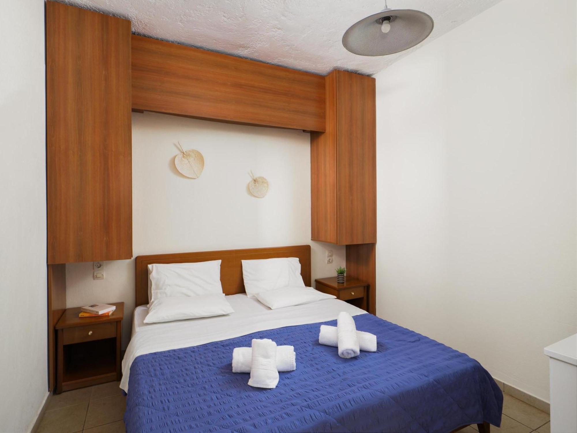 Divina Seaside Apartments By Estia กูเวส ภายนอก รูปภาพ