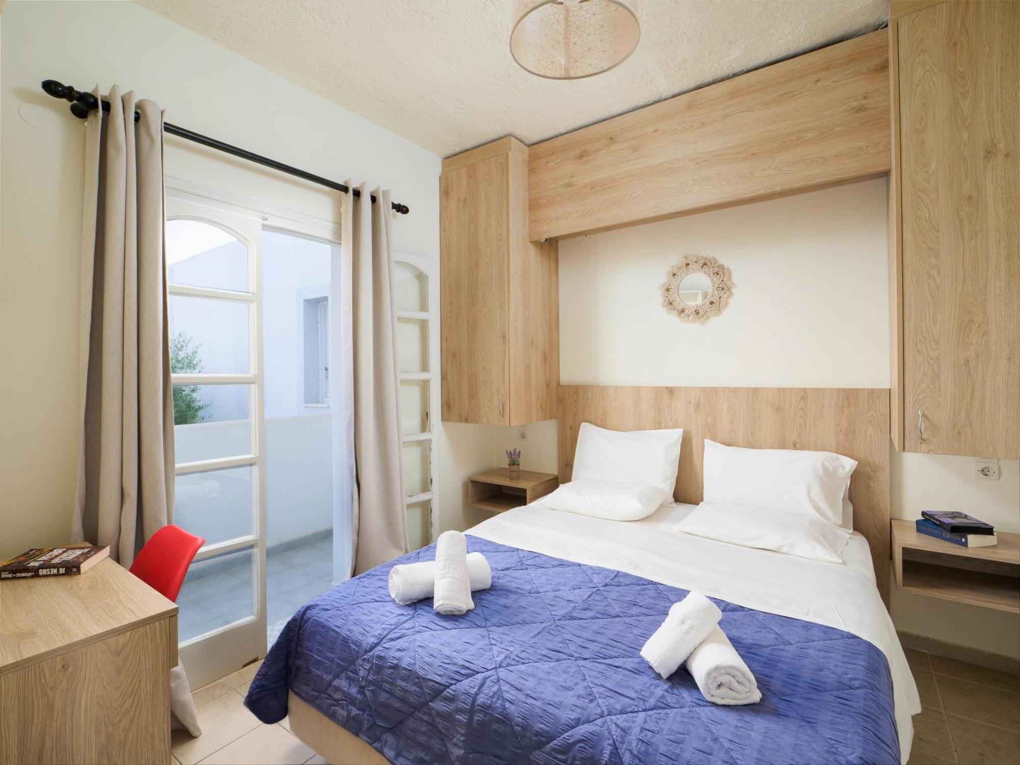 Divina Seaside Apartments By Estia กูเวส ภายนอก รูปภาพ